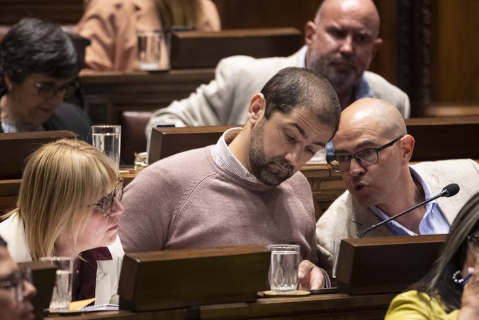 Cristina Lustemberg, Rodrigo Márquez y Álvaro Danza, el 24 de noviembre, durante la interpelación a las autoridades del MSP, en la Cámara de Representantes. · Foto: Gianni Schiaffarino