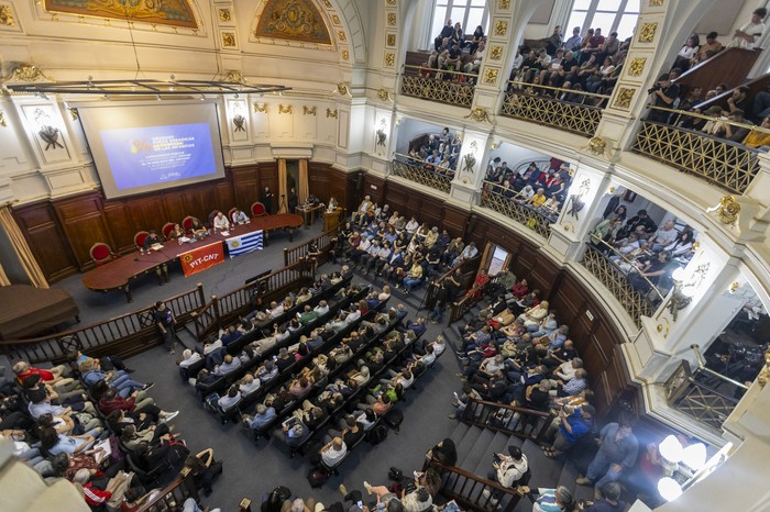 Acto en el Paraninfo de la Universidad, en el que el PIT-CNT presentó su propuesta de gravar al 1% más rico de la población, el 24 de noviembre. · Foto: Rodrigo Viera Amaral