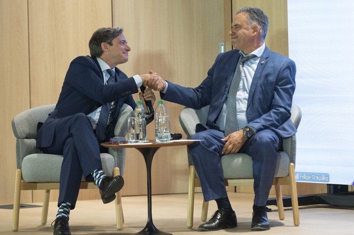 Christian Asinetti y Yamandu Orsi. el 26 de noviembre, en el evento “Palancas Uruguay: Impulsar la promesa democrática con soluciones concretas para la ciudadanía”, en el Banco de Desarrollo de América Latina y el Caribe · Foto: Alessandro Maradei