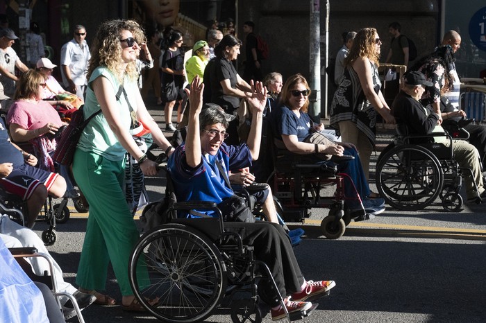 Movilización por el Día Mundial de la Discapacidad, el 3 de diciembre, en el centro de Montevideo. · Foto: Alessandro Maradei