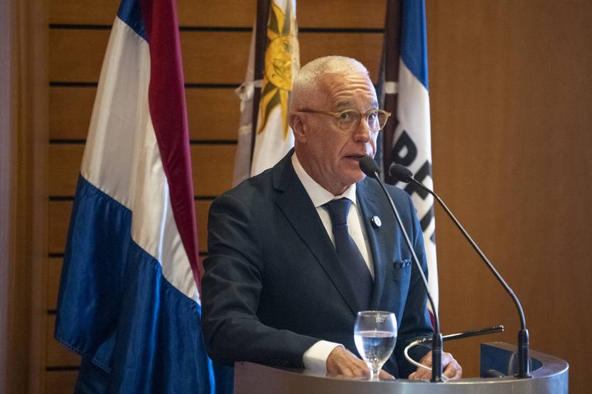 20251208 carlos negro