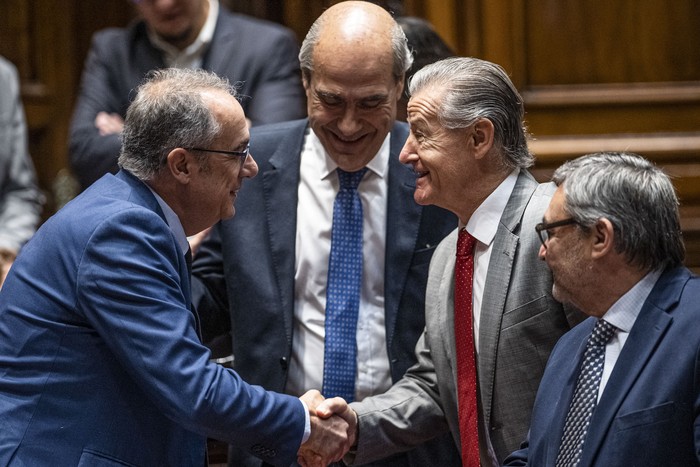 José Carlos Mahía, Pablo Abdala, Gabriel Gurméndez y José Luis Gallo, el 16 de diciembre, en el Parlamento. · Foto: Gianni Schiaffarino