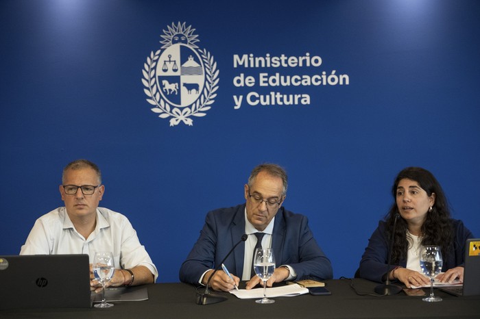 Gabriel Quirici, José Carlos Mahía y Virginia Villalba. · Foto: Gianni Schiaffarino