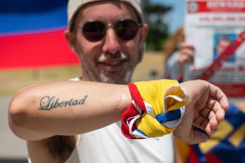 Concentración a favor del ataque de Estados Unidos a Venezuela, el 3 de enero, en la Plaza de la Bandera. Foto: Alessandro Maradei
