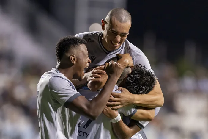 Rodrigo Gadea, de Racing, tras convertir el segundo gol de su equipo, en el Estadio Parque Viera
Foto: Rodrigo Viera Amaral
