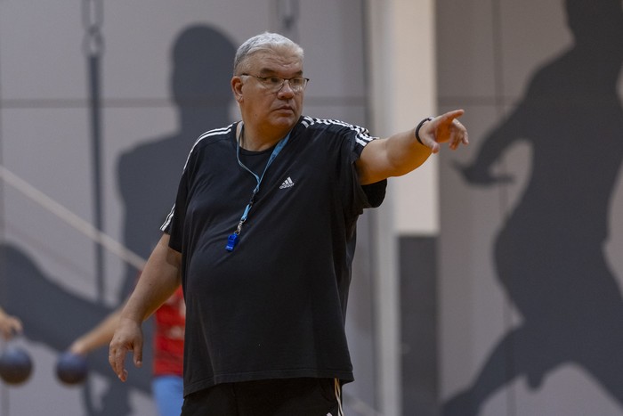 Héctor Sintas, entrenador de la selección uruguaya de handball, el 15 de enero. Foto: Rodrigo Viera Amaral