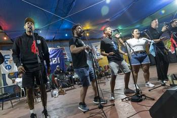 Ensayo de la murga Doña Bastarda con su espectáculo 2026, _Patria o tumba_, el 16 de enero. · Foto: Rodrigo Viera Amaral