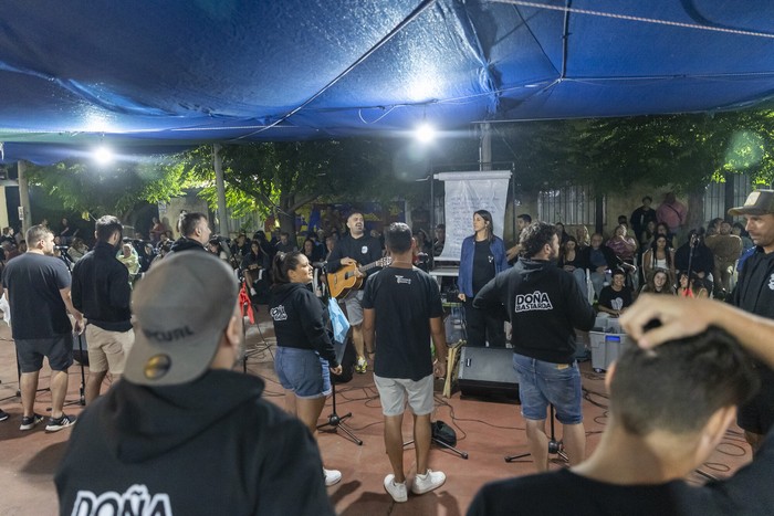 Ensayo de Doña Bastarda, el 16 de enero, en la sede de Sutel. · Foto: Rodrigo Viera Amaral