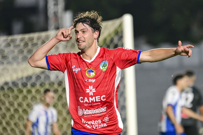 Joaquín Wigman, de Colonia Interior, el 17 de enero, durante el partido por la fecha 1 de la Confederación Sur, serie C, de la 22ª Copa Nacional de Selecciones, en el Campus Municipal Prof. Alberto Suppici. · Foto: Ignacio Dotti