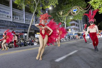 Madame Gótica durante el Desfile Inaugural del Carnaval, el 22 de enero, por 18 de Julio. · Foto: Rodrigo Viera Amaral