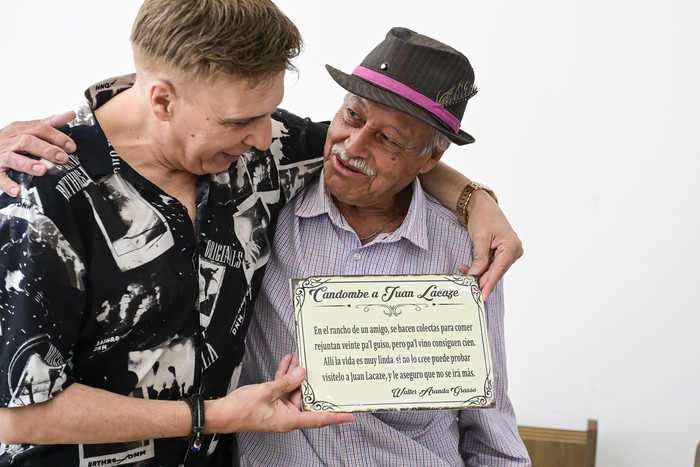 Aldo Martínez y Walter Aranda, en el Municipio de Juan Lacaze, el 27 de enero de 2026 · Foto: Ignacio Dotti