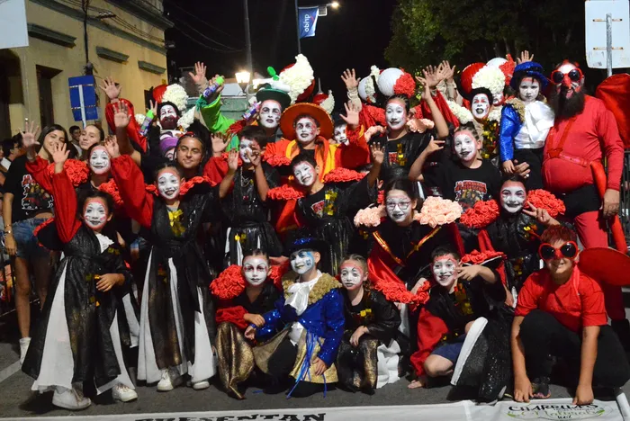 Murga Vieja diabla, el 31 de enero, en San Carlos, Maldonado. · Foto: Virginia Martínez  Díaz
