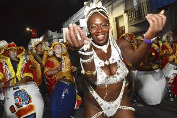 Comparsa de San Carlos, en el Desfile Inaugural en San Carlos, el 1º de febrero. · Foto: Virginia Martínez  Díaz