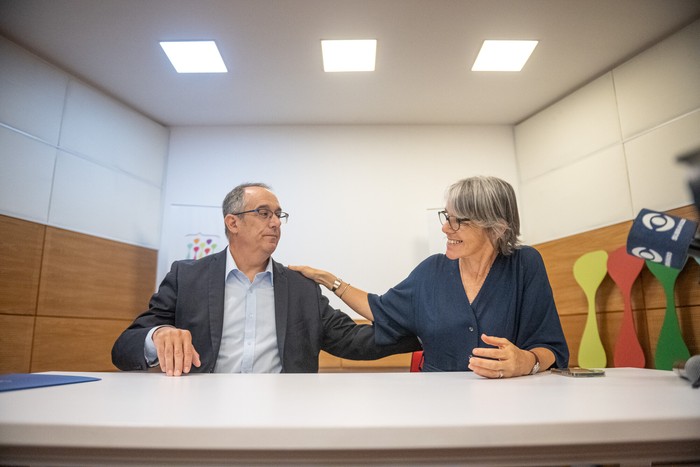 José Carlos Mahía y Mariana Mota el 11 de febrero de 2026, en la sede del INDDHH. · Foto: Gianni Schiaffarino