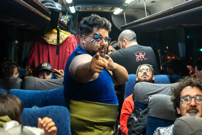 Humoristas Social Club, el 11 de febrero, rumbo al tablado del Club Malvín. Foto: Martín Hernández Müller