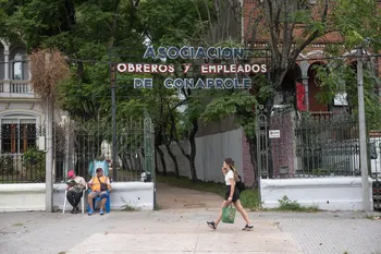 Sede de la Asociación de Obreros y Empleados de Conaprole. · Foto: Gianni Schiaffarino