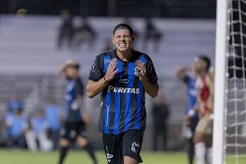 Renzo Machado, de Liverpool, el 17 de febrero, en el estadio Alfredo Víctor Viera. · Foto: Rodrigo Viera Amaral