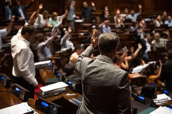 Votación, el 23 de febrero, en la Cámara de Diputados. · Foto: Gianni Schiaffarino