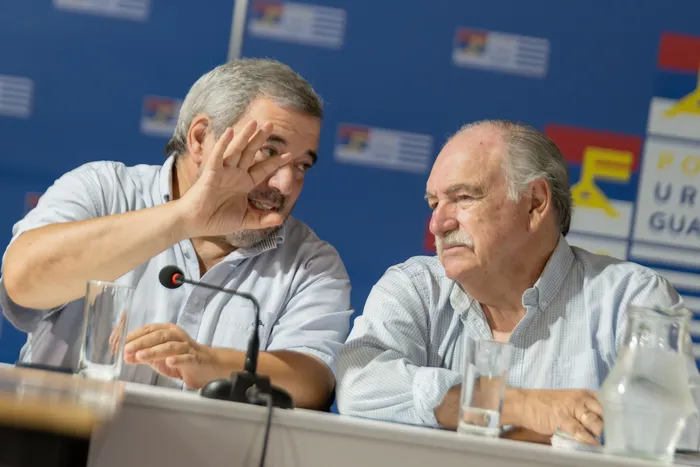 Mario Bergara y Ricardo Russo en La Huella de Seregni. Foto: Martin Hernández Müller (archivo, febrero de 2026)