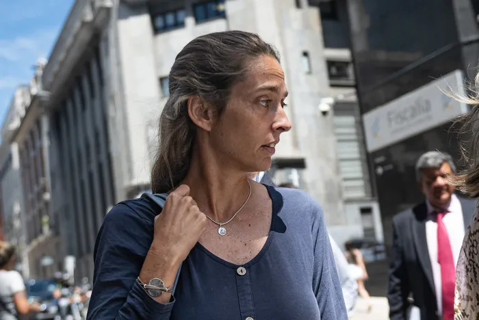 Marcela Carrasco, el 24 de febrero ,en la Fiscalía de la calle Cerrito. · Foto: Gianni Schiaffarino