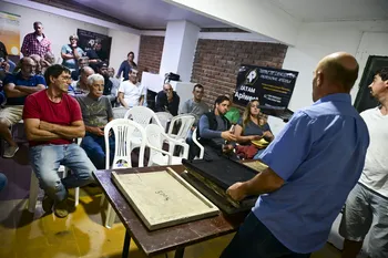 Encuentro de la Mesa Apícola de Colonia en Juan Lacaze, el 4 de marzo. · Foto: Ignacio Dotti