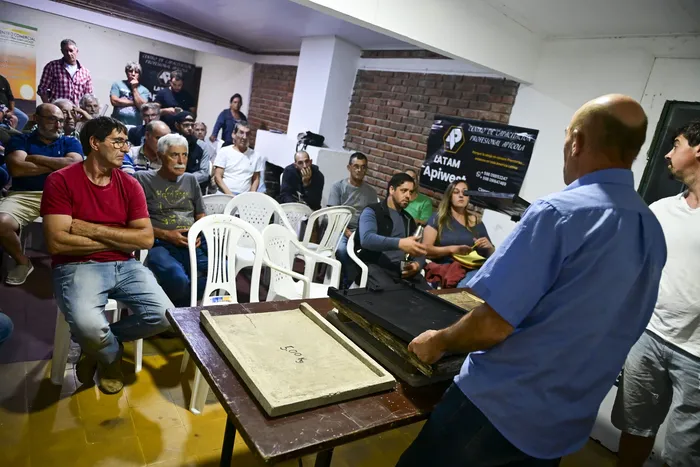 Encuentro de la Mesa Apícola de Colonia en Juan Lacaze, el miércoles 4 de marzo de 2026. · Foto: Ignacio Dotti