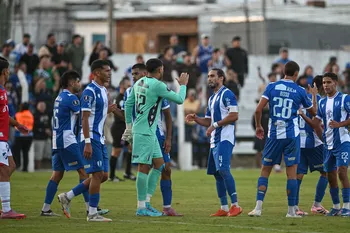 Jugadores de Juventud de Las Piedras, el 2 de marzo. · Foto: Gianni Schiaffarino