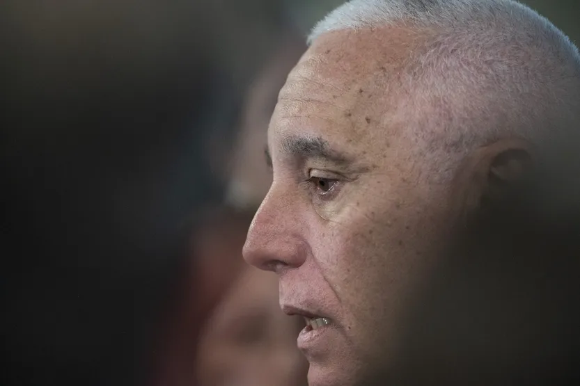 20260309 pol carlos negro