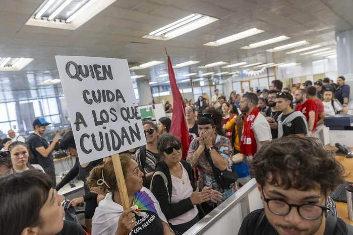 Concentración convocada por Sutiga, en el MIDES el 11 de marzo de 2026. · Foto: Rodrigo Viera Amaral