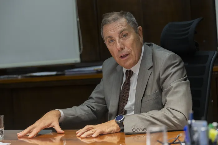 Gabriel Oddone, en su despacho. · Foto: Rodrigo Viera Amaral