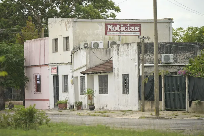 Sede del Semanario Noticias, el 2 de abril, en Juan Lacaze. · Foto: Ignacio Dotti