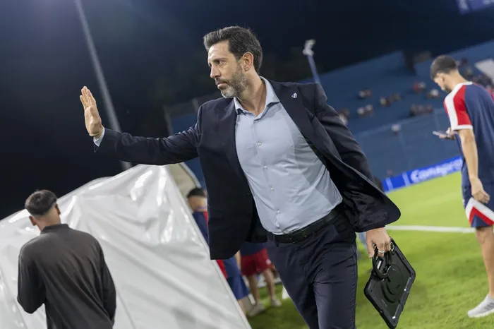 Jorge Bava, entrenador de Nacional, el sábado 4 en el Parque Central. · Foto: Rodrigo Viera Amaral