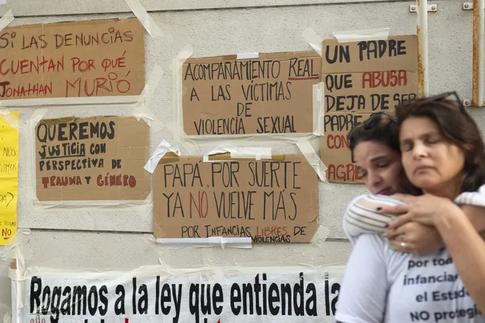 Manifestaciones de Colectivos Feminista por la libertad de Moisés, durante su sentencia el 8 de abril · Foto: Alessandro Maradei