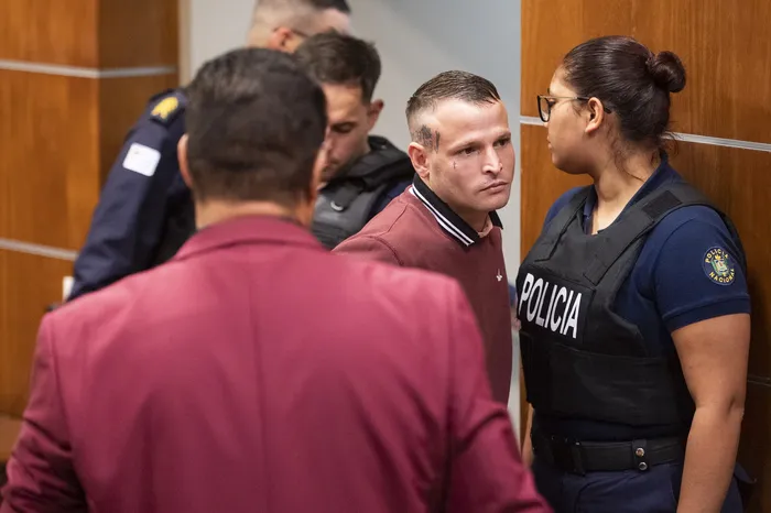 Rodrigo Rey, Abogado y Maria de la Paz Echetto, Abogada de Moisés. · Foto: Inés Guimaraens