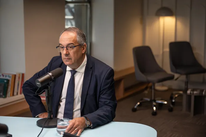 José Carlos Mahía, el 14 de abril, en _la diaria Radio_. · Foto: Gianni Schiaffarino