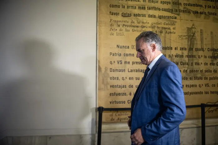 Yamandú Orsi, el 14 de marzo, en la Biblioteca Nacional · Foto: Gianni Schiaffarino