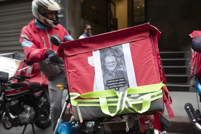 Movilización de trabajadores de pedidos ya, por homicidio de trabajador, el 14 de abril · Foto: Alessandro Maradei