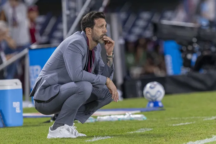 Jorge Bava, entrenador de Nacional, el 14 de abril, durante el partido ante Deportes Tolima. · Foto: Rodrigo Viera Amaral