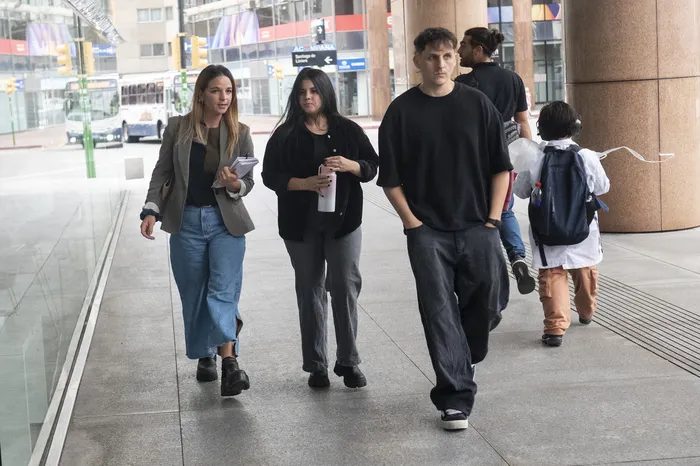 Hermans de Moises , el 15 de abril, en Torre Ejecutiva · Foto: Alessandro Maradei