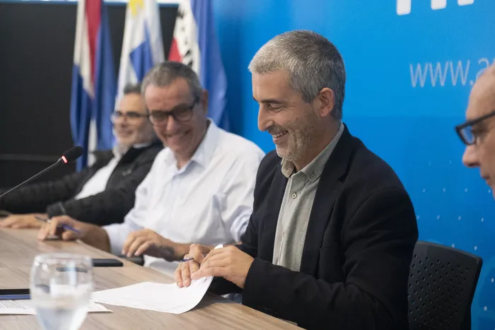 Jaime Saavedra, Pablo Caggiani, en ANEP, el 17 de abril · Foto: Alessandro Maradei