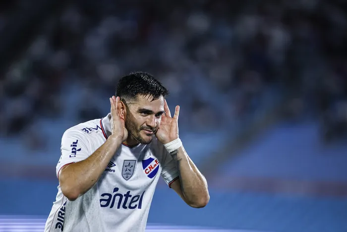 Maximiliano Gómez, tras convertir un gol a Liverpool, el 19 de abril, en el Gran Parque Central. · Foto: Ernesto Ryan