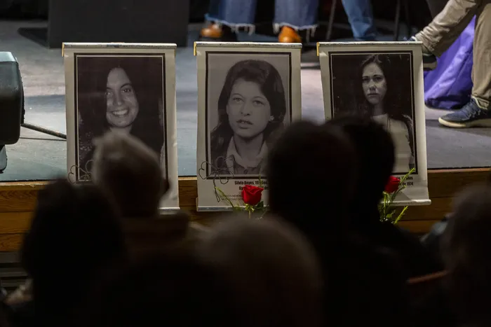 Homenaje a las muchachas de abril, el 21 de abril, en el Centro Cultural Terminal Goes. · Foto: Rodrigo Viera Amaral