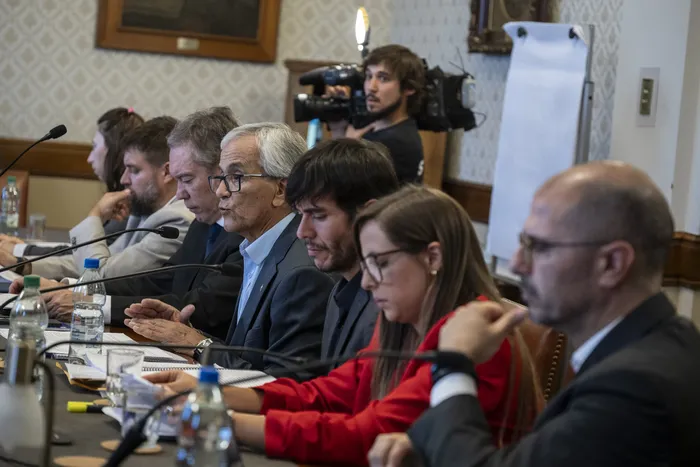 Martín Vallcorba, Juan Castillo y Federico Araya, en la Comisión de Asuntos Laborales de la Cámara de Senadores, el 23 de abril. · Foto: Inés Guimaraens