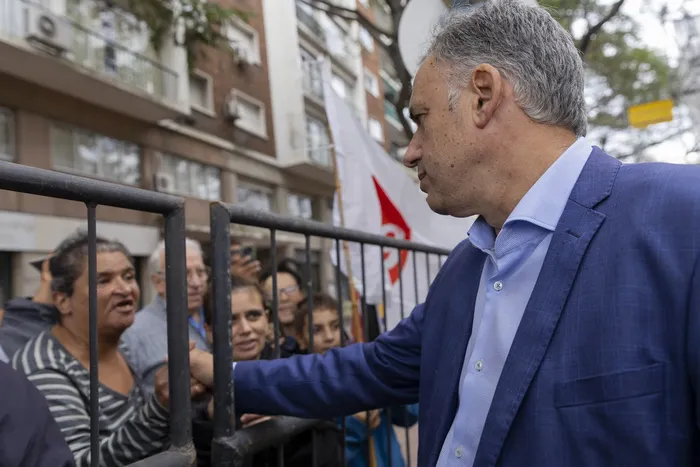 Yamandú Orsi, durante el acto del 1 de Mayo. · Foto: Alessandro Maradei