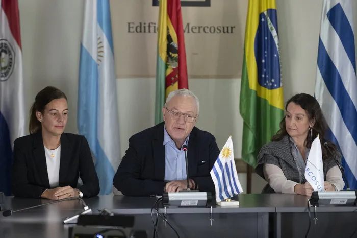 Paola Repetto, Mario Lubetkin y Valeria Csukasi, en la sede del Mercosur. (Archivo, mayo de 2026) · Foto: Alessandro Maradei