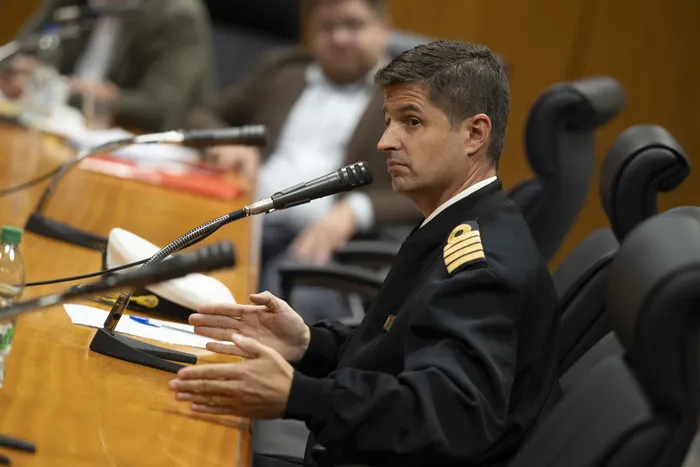 Andrés Debali, durante la Comisión especial que investiga la compra de las OPV, el lunes 4 de mayo · Foto: Ernesto Ryan
