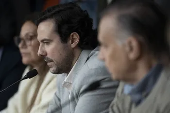 Federico Preve durante la conferencia de prensa para anunciar la creación de la comisión investigadora por irregularidades en ASSE, el 4 de mayo. · Foto: Ernesto Ryan