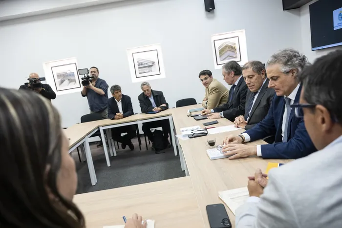 Reunión de autoridades del Ministerio de Economía y Finanzas con representantes de República AFAP y Anafap (archivo, mayo de 2026). · Foto: Inés Guimaraens