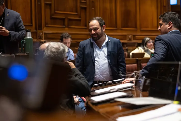Gonzalo Civila, el 5 de mayo, en el Parlamento. · Foto: Gianni Schiaffarino