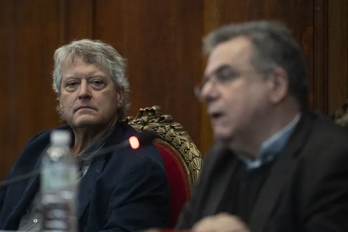 Rafael Michelini y Gerardo Caetano, el 6 de mayo, en el Paraninfo de la Universidad de la República. · Foto: Alessandro Maradei